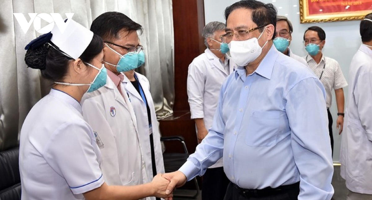 PM commends frontline forces amid COVID-19 fight